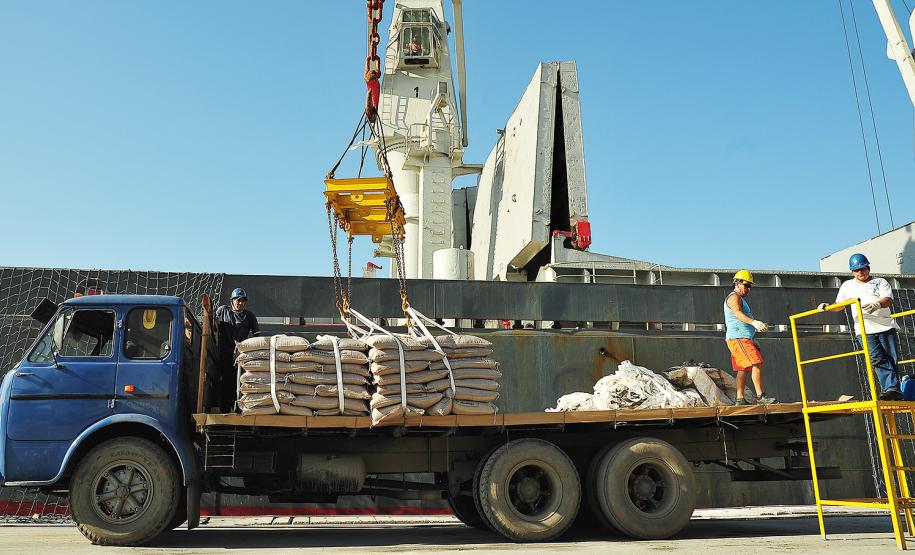 Movimentação de cargas no Porto de Antonina aumenta 94% em 2016