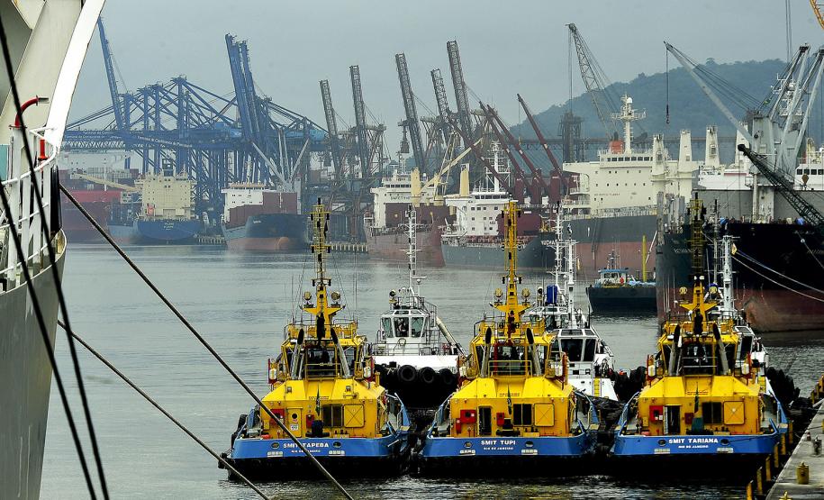 Movimentação de cargas no Porto de Antonina aumenta 94% em 2016