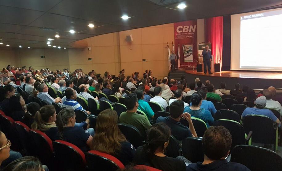 Foz do Iguaçu, Cascavel e Campo Mourão conhecem inovações para safra 2017