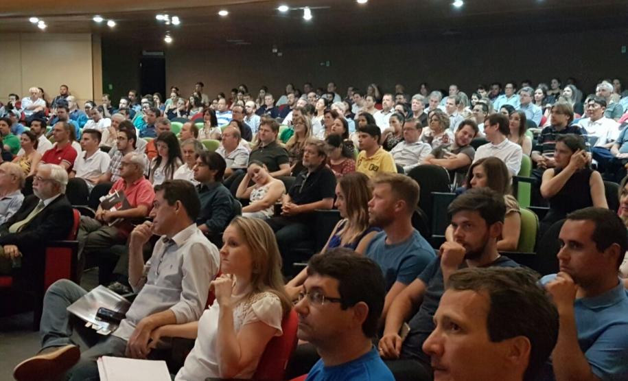 Foz do Iguaçu, Cascavel e Campo Mourão conhecem inovações para safra 2017