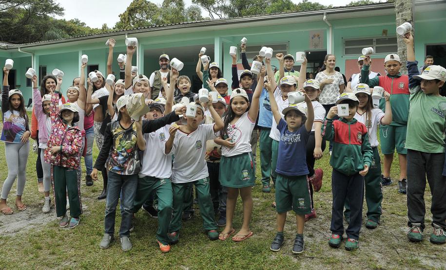 Projeto Porto Escola chega à comunidades ilhadas da Baía de Paranaguá