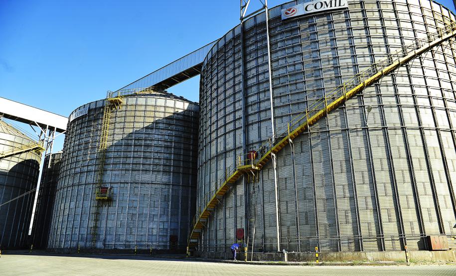AGTL amplia capacidade de armazenamento e embarque de grãos em Paranaguá