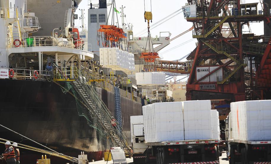 Porto contribui para crescimento econômico e social de Paranaguá