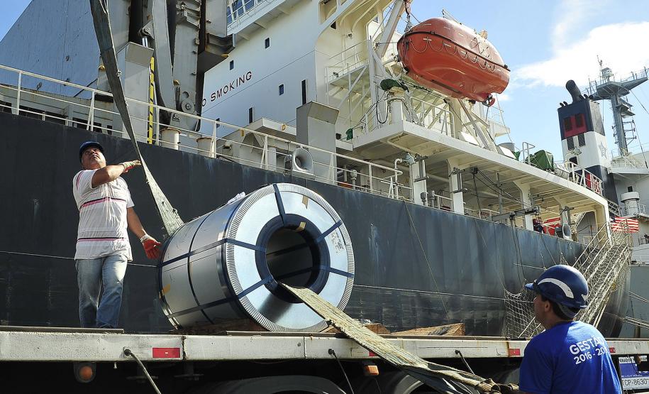 Porto de Paranaguá tem aumento na movimentação de cargas em 2016