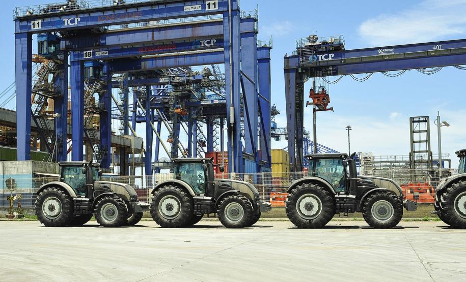 Porto de Paranaguá tem aumento na movimentação de cargas em 2016