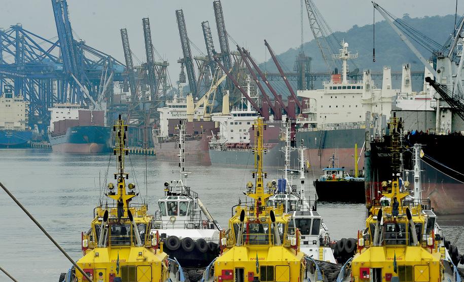 Porto de Paranaguá tem aumento na movimentação de cargas em 2016