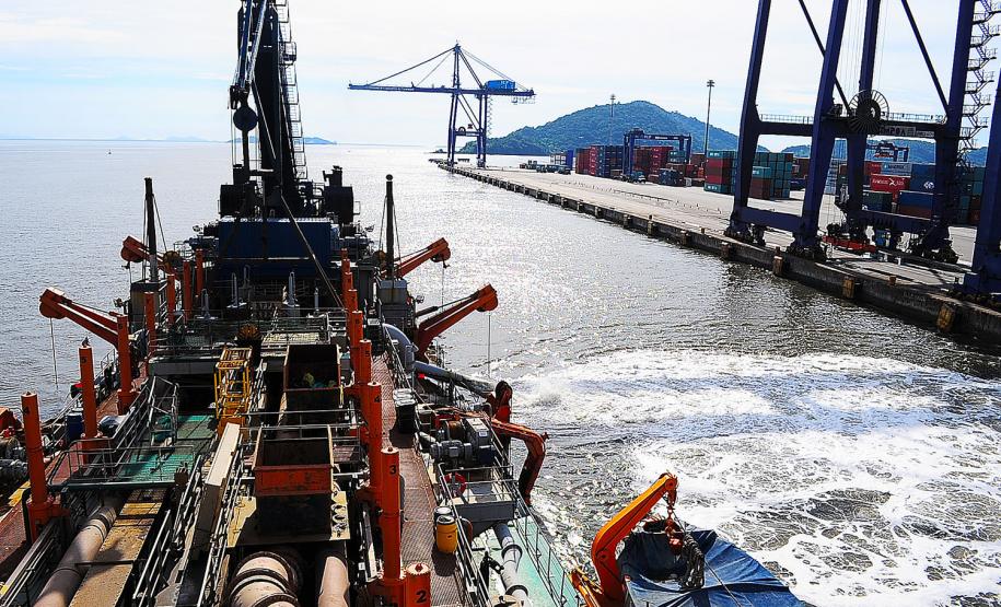 Porto de Paranaguá recebe licença ambiental para dragagem de aprofundamento