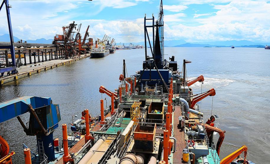 Porto de Paranaguá recebe licença ambiental para dragagem de aprofundamento