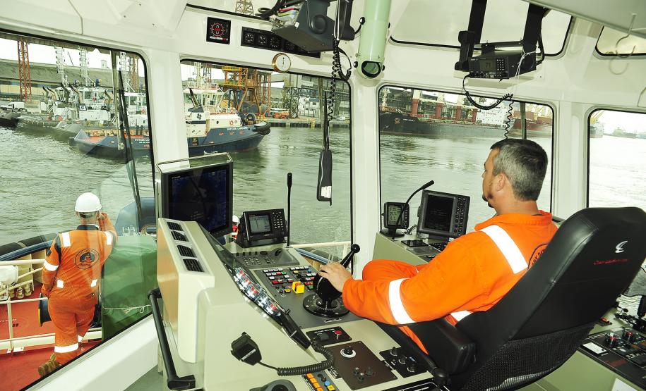 Maiores rebocadores do Brasil começam a operar no Porto de Paranaguá
