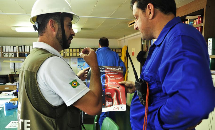 Porto de Paranaguá monitora a água de lastro de 80% dos navios
