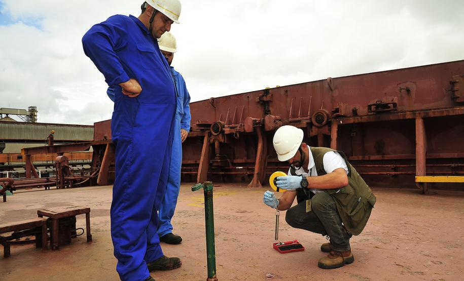 Porto de Paranaguá monitora a água de lastro de 80% dos navios