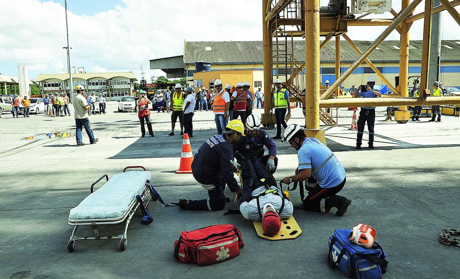 Porto de Paranaguá faz simulado para prevenção de acidentes