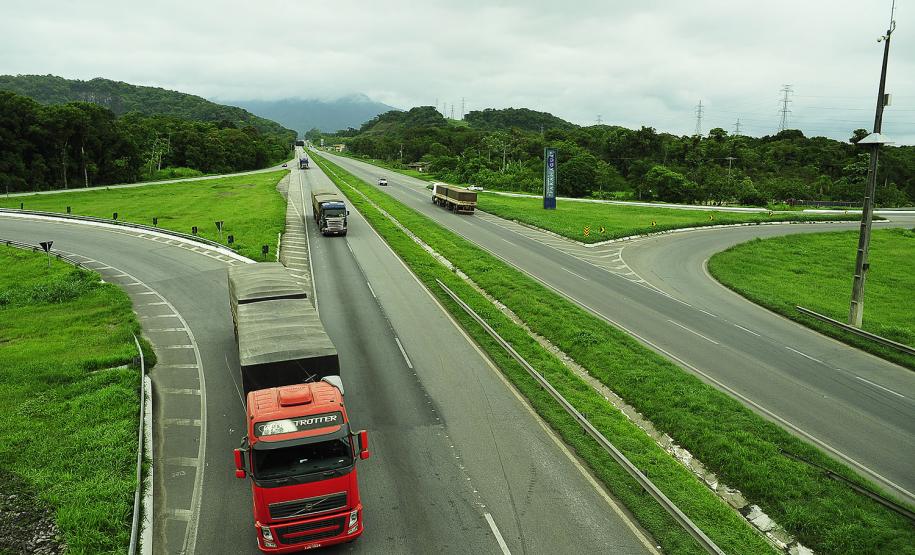 Porto de Paranaguá tem novo sistema de agendamentos para descarga de caminhões