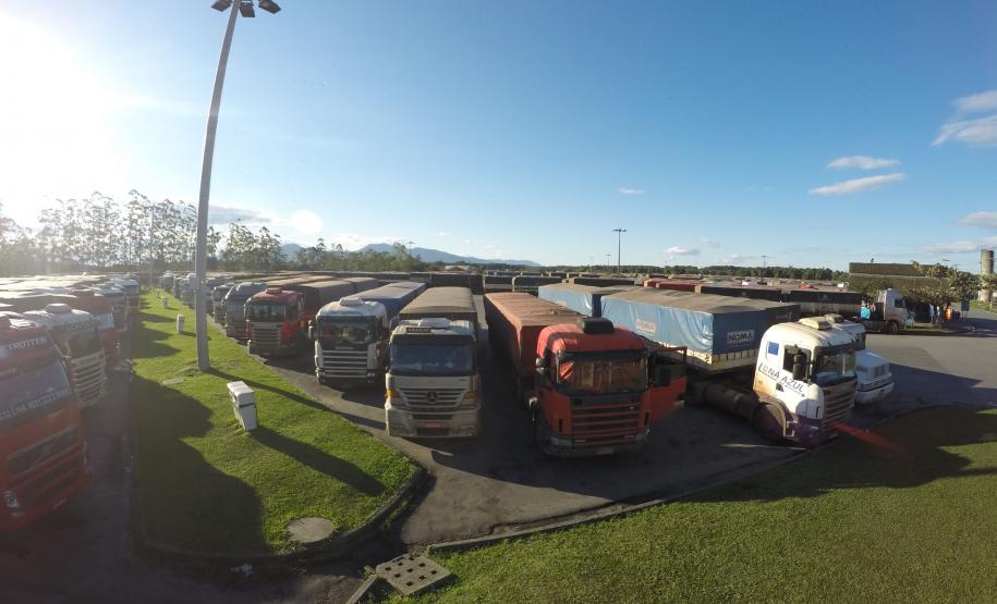 Porto de Paranaguá tem novo sistema de agendamentos para descarga de caminhões