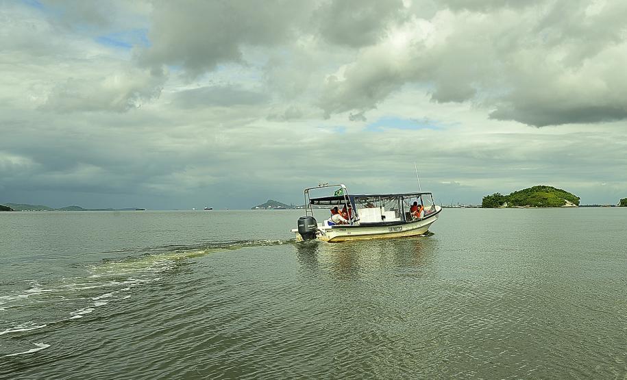 Porto promove ações de controle e monitoramento da qualidade da água na baía de Paranaguá