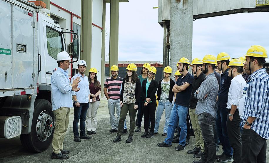 Portos do Paraná recebem novos funcionários concursados