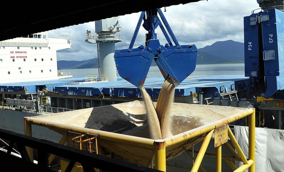 Porto de Paranaguá bate recorde de movimentação pelo sexto ano consecutivo