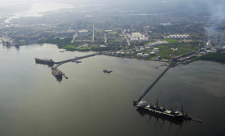 Porto de Paranaguá bate recorde de movimentação pelo sexto ano consecutivo