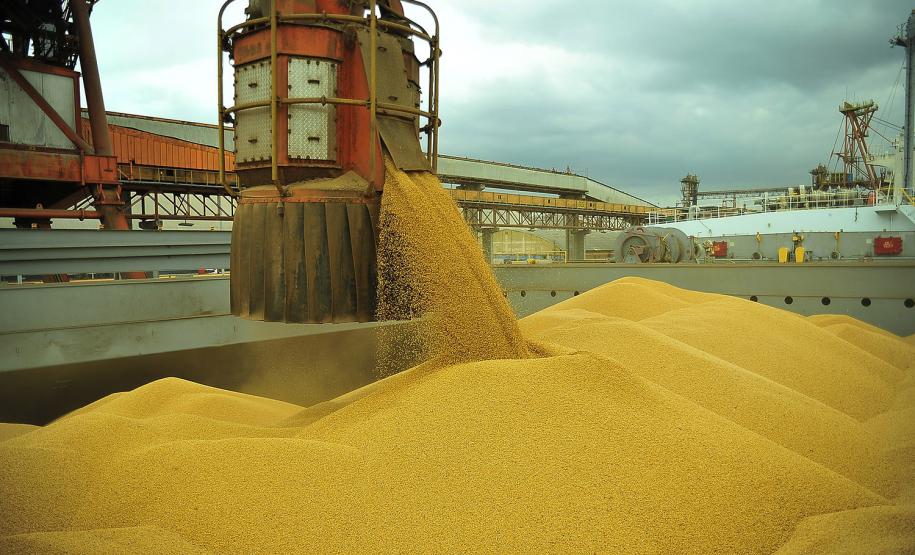 Porto de Paranaguá bate recorde de movimentação pelo sexto ano consecutivo