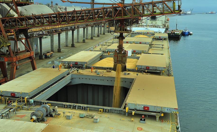 Porto de Paranaguá bate recorde de movimentação pelo sexto ano consecutivo