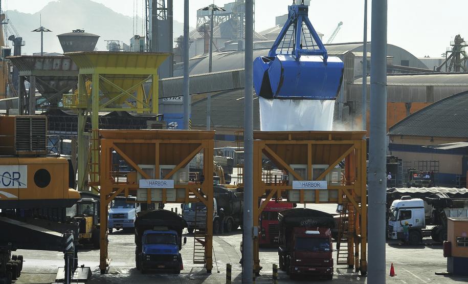 Porto de Paranaguá bate recorde de movimentação pelo sexto ano consecutivo