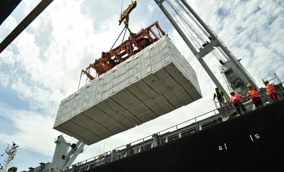 Porto de Paranaguá bate recorde de movimentação pelo sexto ano consecutivo