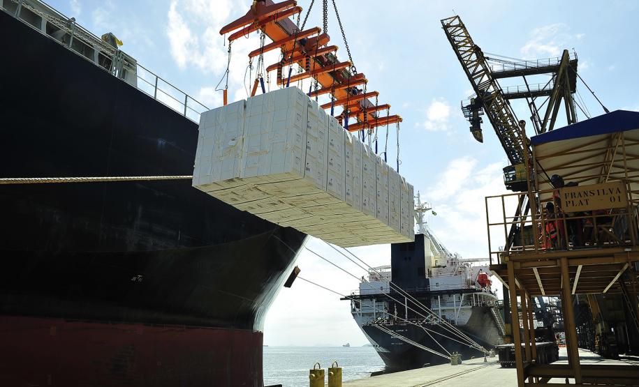 Porto de Paranaguá bate recorde de movimentação pelo sexto ano consecutivo