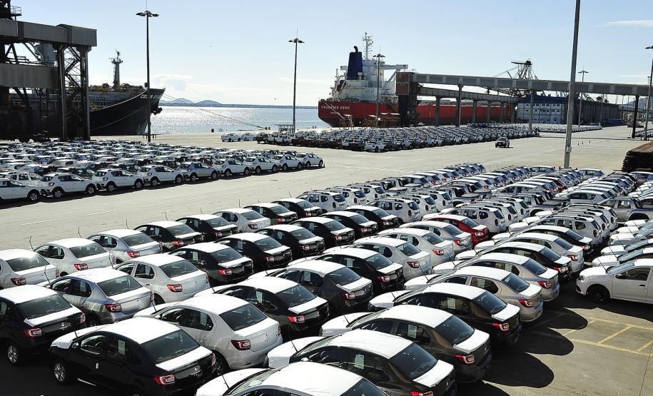 Porto de Paranaguá amplia área para movimentação de cargas especiais