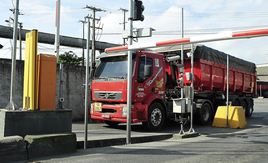 Motoristas que acessam o cais farão recadastramento biométrico em junho