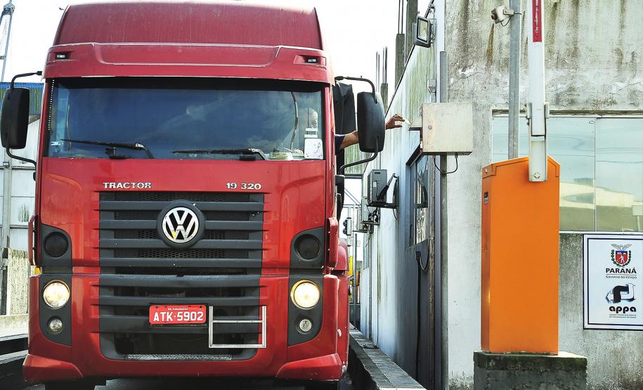 Motoristas que acessam o cais farão recadastramento biométrico em junho