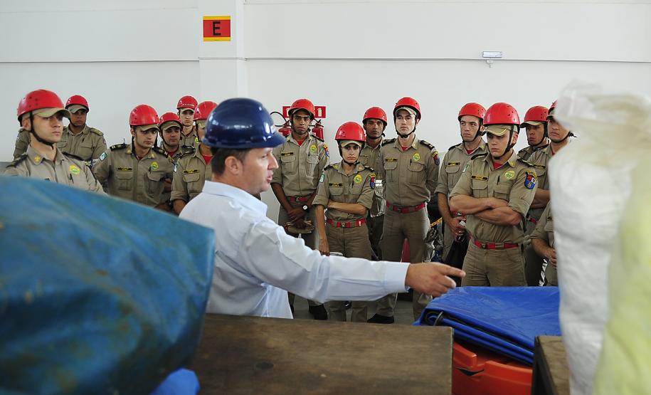 Alunos do curso de formação de bombeiros visitam Centro de Proteção Ambiental