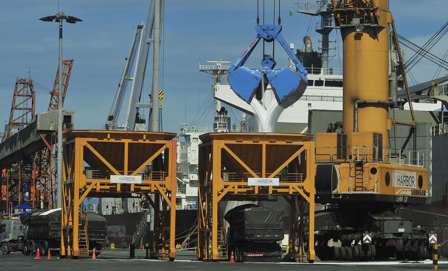 Importação de fertilizantes

por Paranaguá cresce

22% no quadrimestre