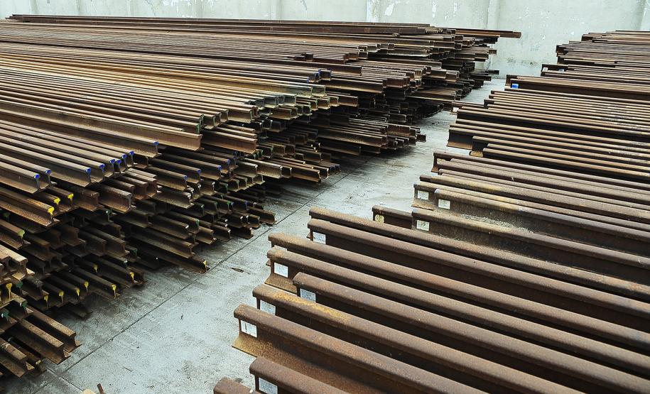 Porto de Paranaguá recebe 7 mil toneladas de trilhos de trem