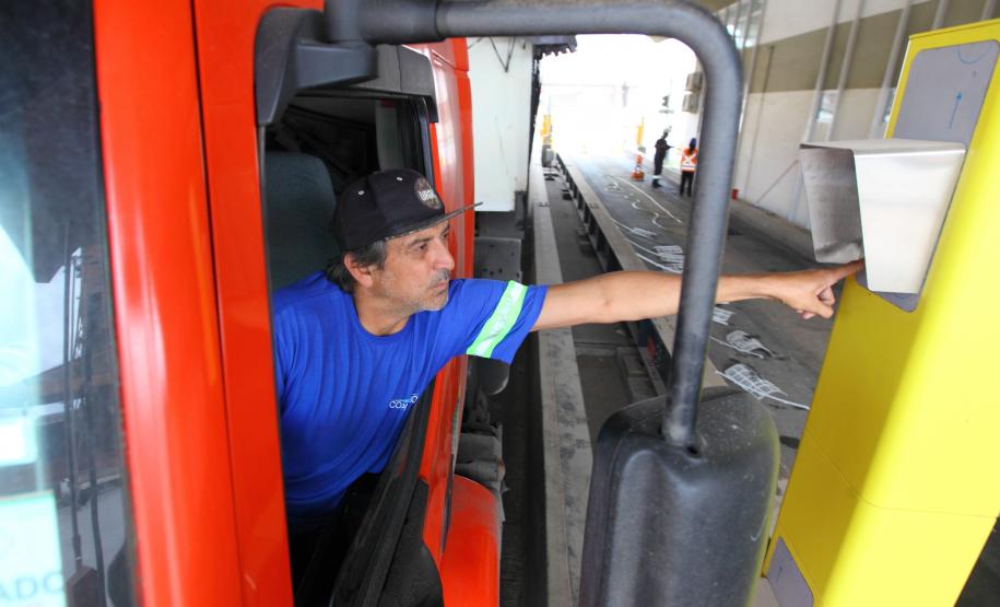 Motoristas que acessam o Porto de Paranaguá passam a ter cadastro biométrico