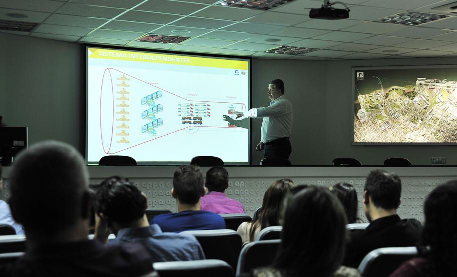 Porto de Paranaguá é referência para pós-graduação de Gestão e Inovação do Agronegócio