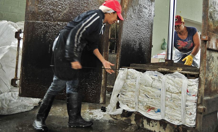 Portos do Paraná vão destinar resíduos recicláveis para Associação da Vila Santa Maria