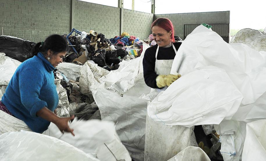 Portos do Paraná vão destinar resíduos recicláveis para Associação da Vila Santa Maria
