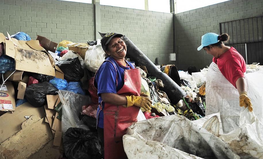 Portos do Paraná vão destinar resíduos recicláveis para Associação da Vila Santa Maria