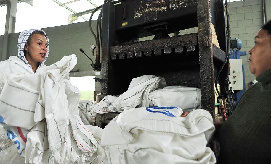 Portos do Paraná vão destinar resíduos recicláveis para Associação da Vila Santa Maria