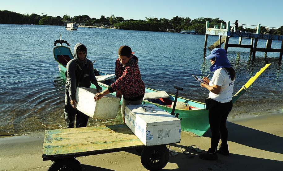 Portos do Paraná realizam monitoramento contínuo da atividade pesqueira