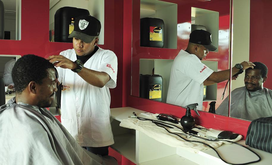 Programa leva serviços e orientações a caminhoneiros no Pátio de Triagem de Paranaguá