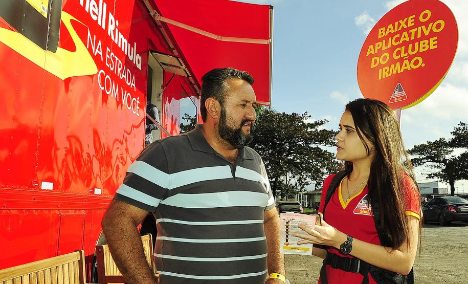 Programa leva serviços e orientações a caminhoneiros no Pátio de Triagem de Paranaguá