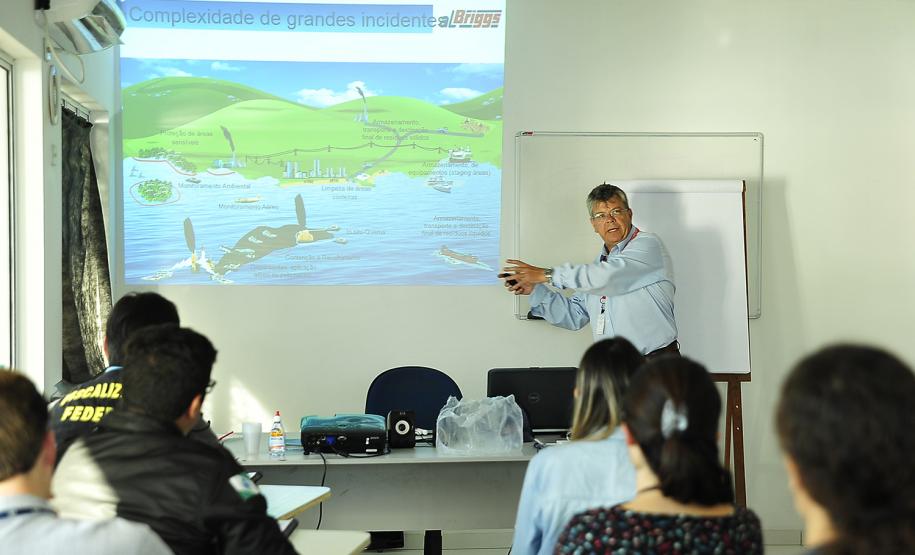 Appa promove capacitação para combate a acidentes ambientais para terminais portuários e órgãos do litoral