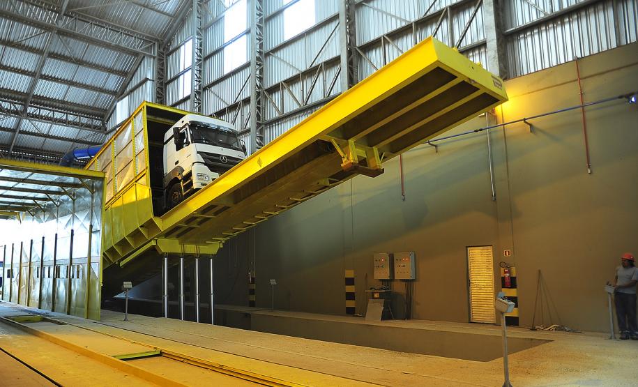 Novos tombadores vão ampliar capacidade de descarga no silo público do Porto de Paranaguá