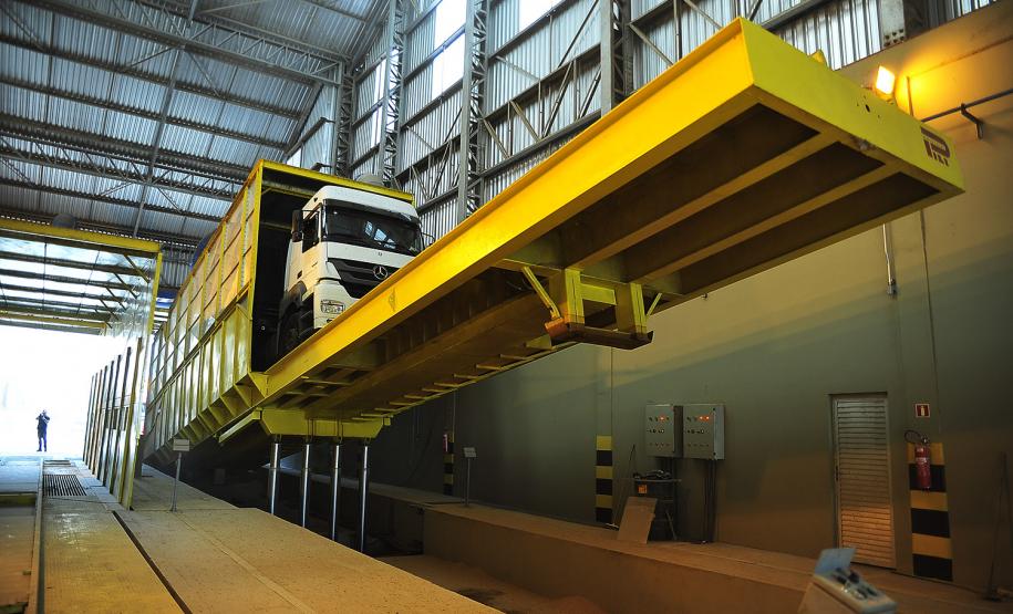 Novos tombadores vão ampliar capacidade de descarga no silo público do Porto de Paranaguá