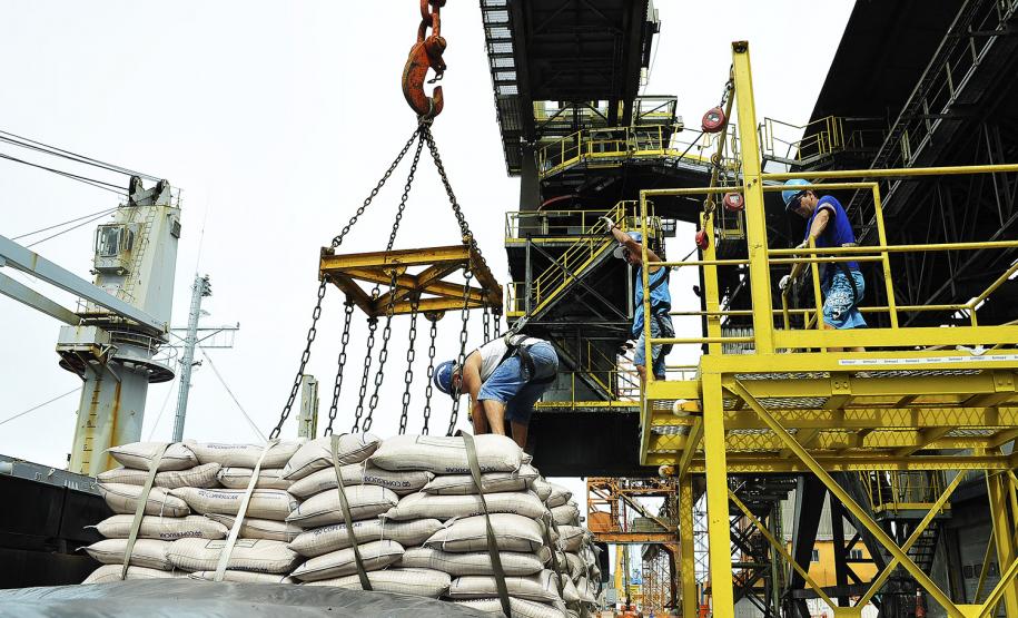 Porto de Paranaguá registra redução de 56% no número de acidentes de trabalho