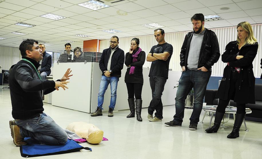 Appa promove palestras de Ressuscitação Pulmonar, de área em área, com foco em ensinar os funcionários sobre como agir em situações em que alguém esteja tendo uma parada cardiorrespiratória.