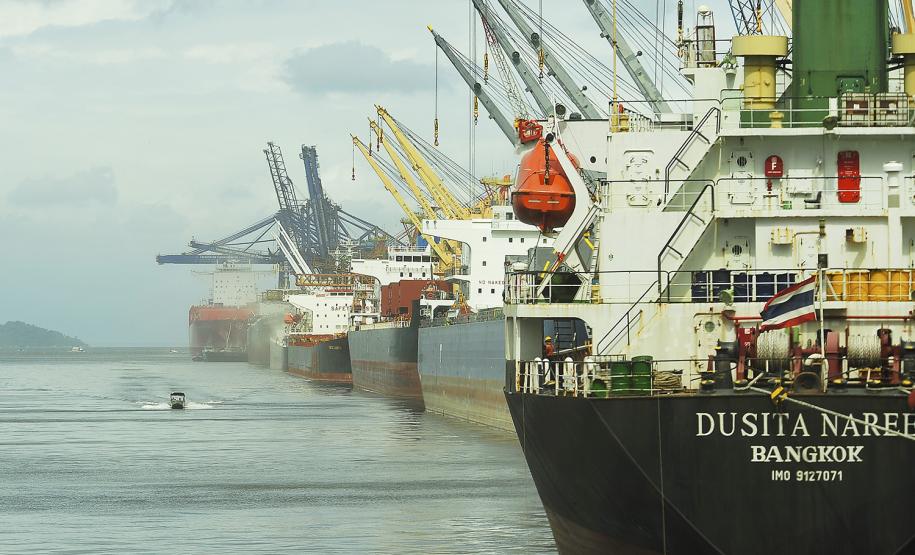 Corredor de exportação do Porto de Paranaguá bate recorde histórico de carregamento em 24 horas