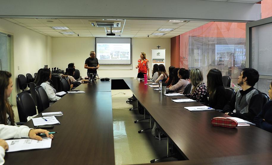Appa promove curso para voluntários sobre emergências ambientais