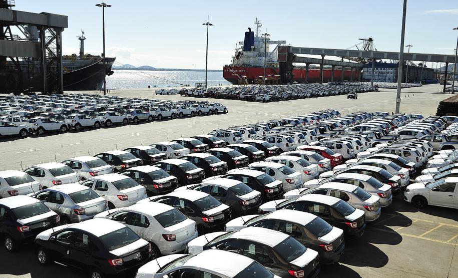 Exportação de veículos por Paranaguá bate recorde